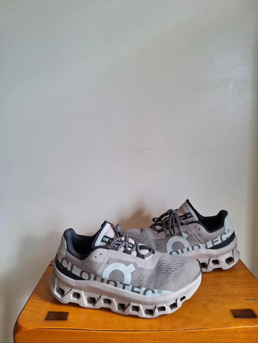 On Cloudmonster Women's Cinder/Fog Size 10